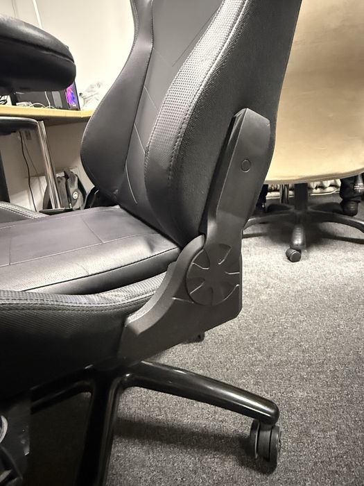 Продается игровое кресло Ardor gaming