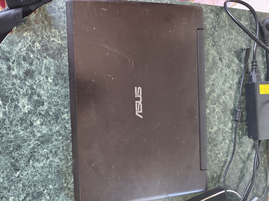 Vând Laptop ASUS