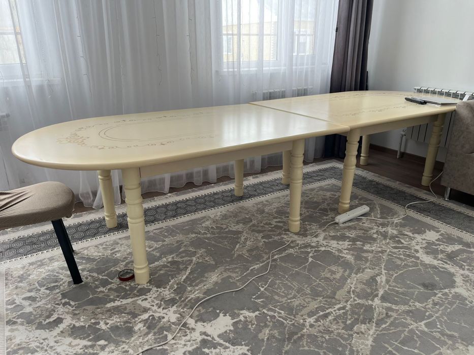 Продаю стол, для гостей, гостевой