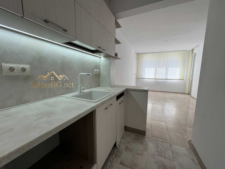 Продава се Двустаен апартамент в Велико Търново, Колю Фичето - 50 кв.м за 1560 €/кв.м - Снимка #1