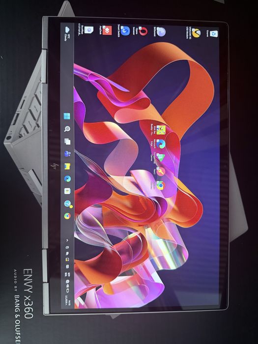 Лаптоп HP ENVY x360 convertible тъчскрийн 13 инча