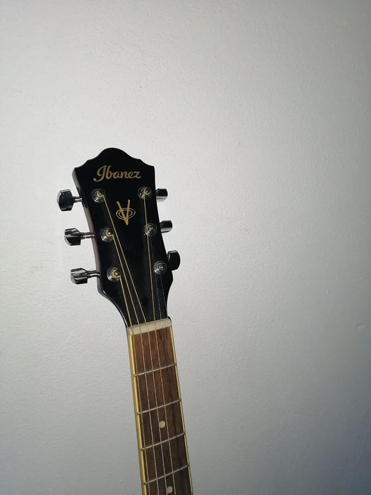 Chitară acustică