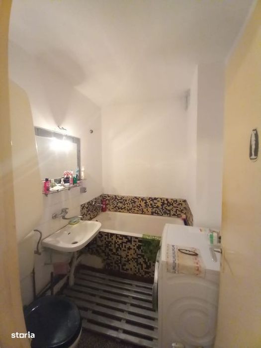 OPORTUNITATE - apartament 3 camere decomandat, 2 bai