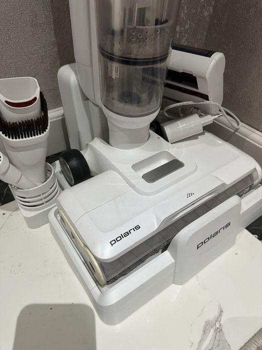 Пылесос Polaris в идеальном состояние