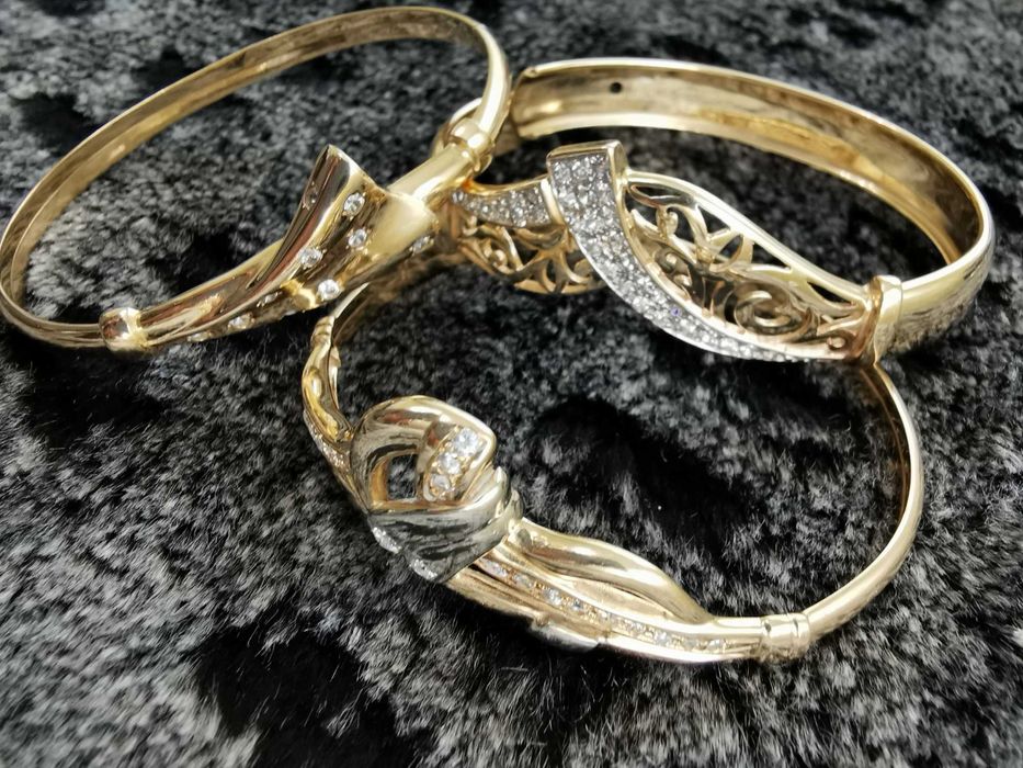 Продавам уникални златни бижута, гривни, синджир с висулка