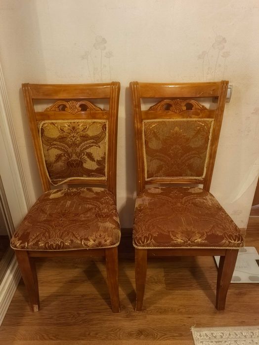 Диван Стол стулья