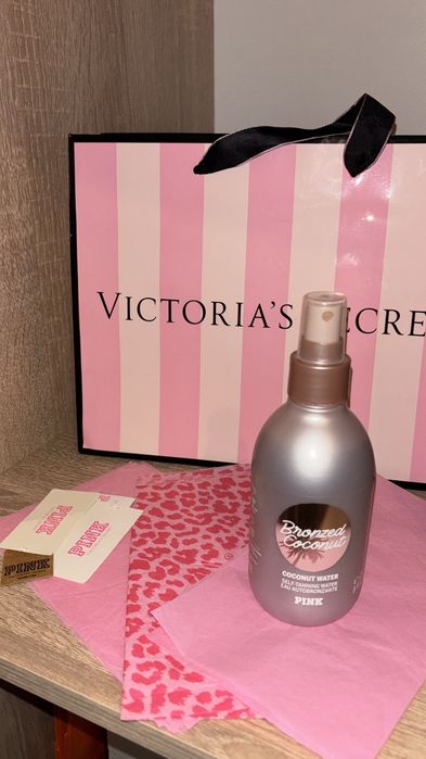 Spray Victoria’s Secret bronzed coconut