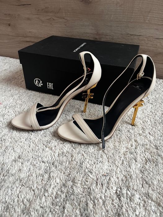 НОВИ ОРИГИНАЛНИ Сандали Elisabetta Franchi