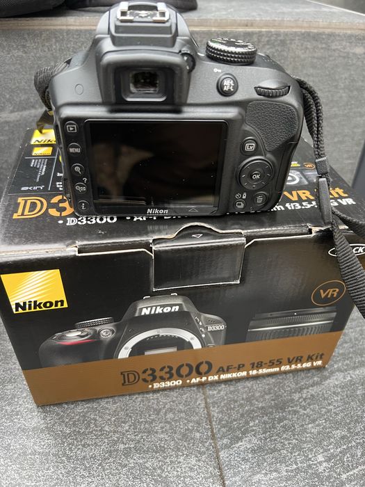Nikon D3300 + obiectiv Tamron 18-200 mm
