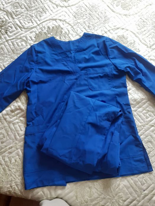 Спецодежда для медика продам за 5000новая