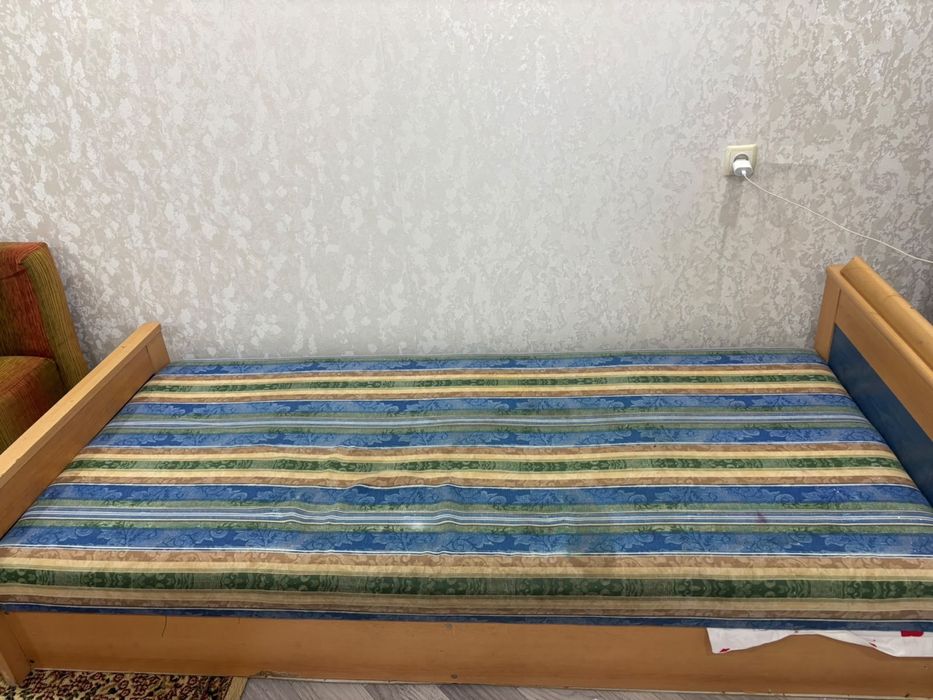 продается 2 кроват