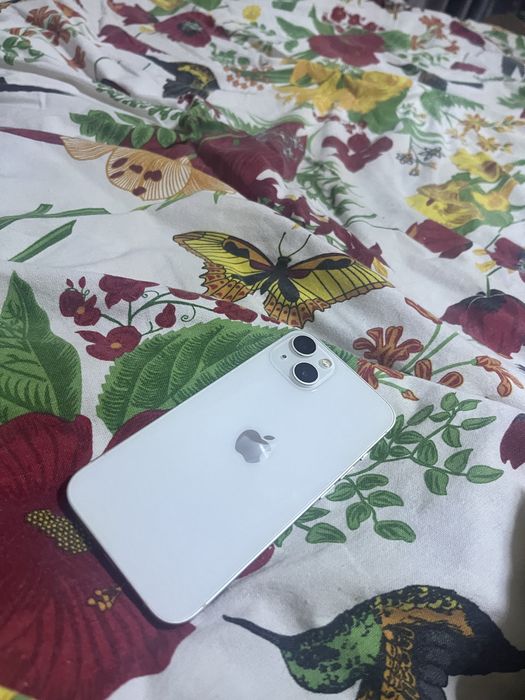 Продам айфон 13