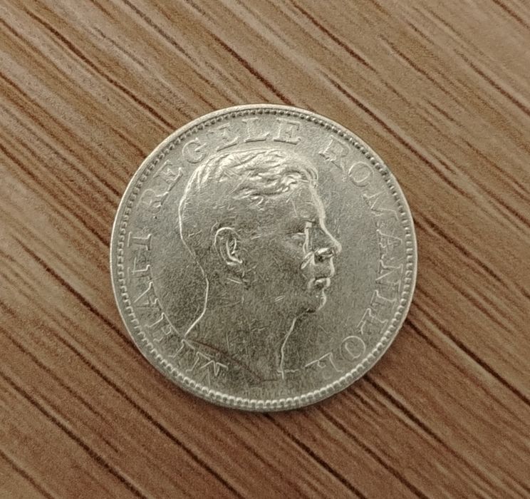 O Colecție De 50 Monede de. 200 lei Românești