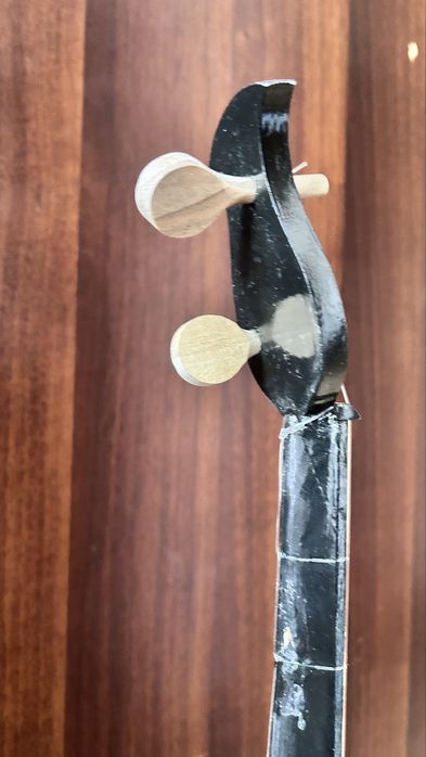 Домбра, ручная работа