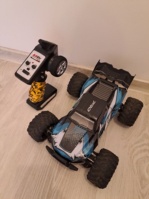 Mașina off-road RC 4x4  cu telecomanda