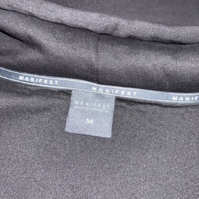 Продам зипуу от MANIFEST