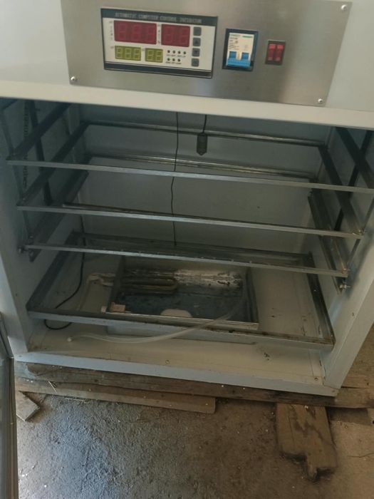 Срочно продам инкубатор для 500 яиц
