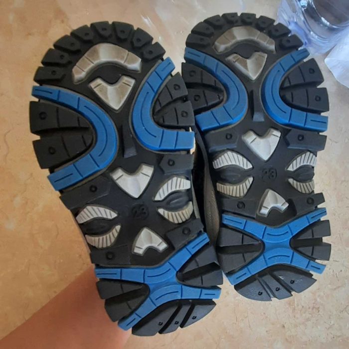 Нови ботуши за момче размер 23