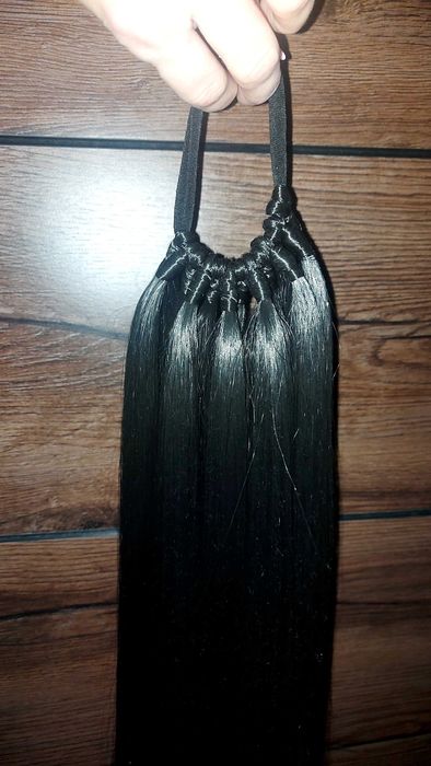 Коса опашка черен цвят