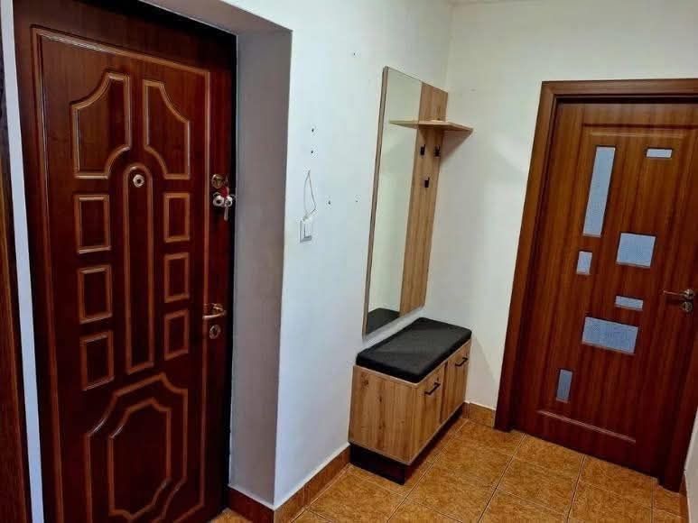 Vând apartament cu 2 camere/ schimb cu casa