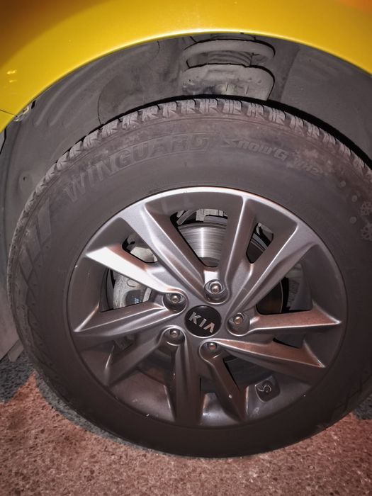 Продавам джанти с гуми 16  KIA K5