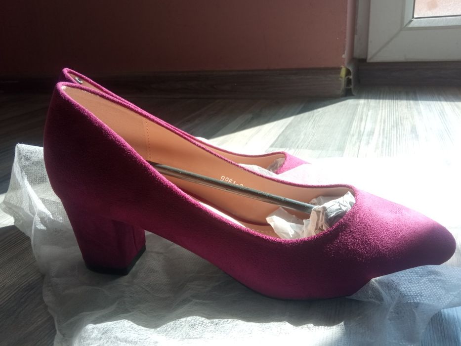 Дамски обувки велурени