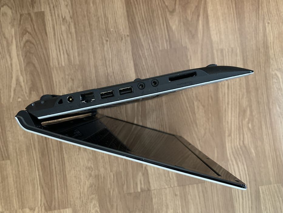 Laptop Asus Slim intel core i3,Display 12,6 inch,4gb ram,Ssd 130gb mem