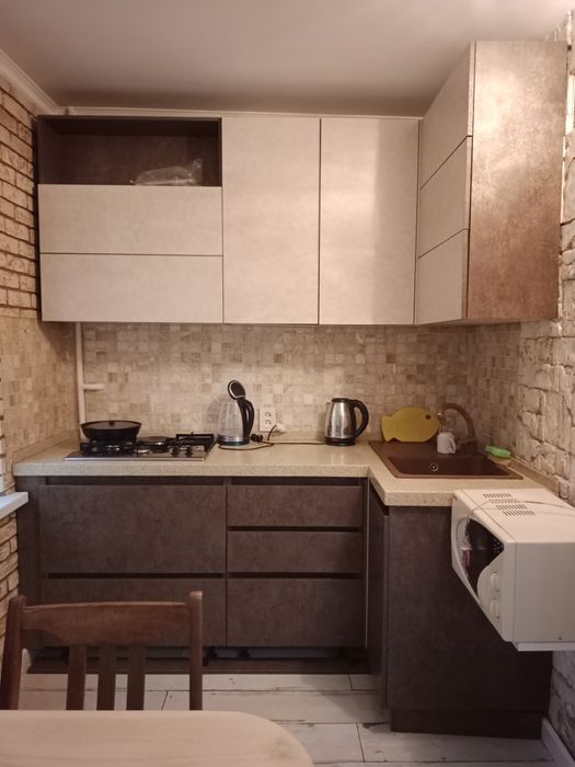 Посуточно 3х ком квартира в мкр Самал.