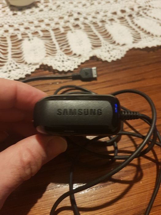 Продават се зарядни и капаци за GSM