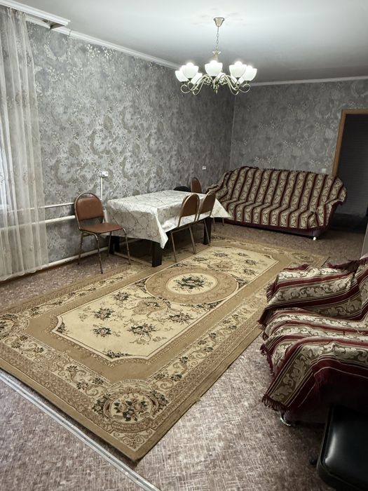 Сдам часный дом. Назарбаева- Жая Мусы 350000+ комы на длительный срок