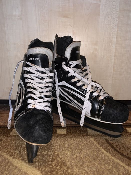 Коньки хоккейные