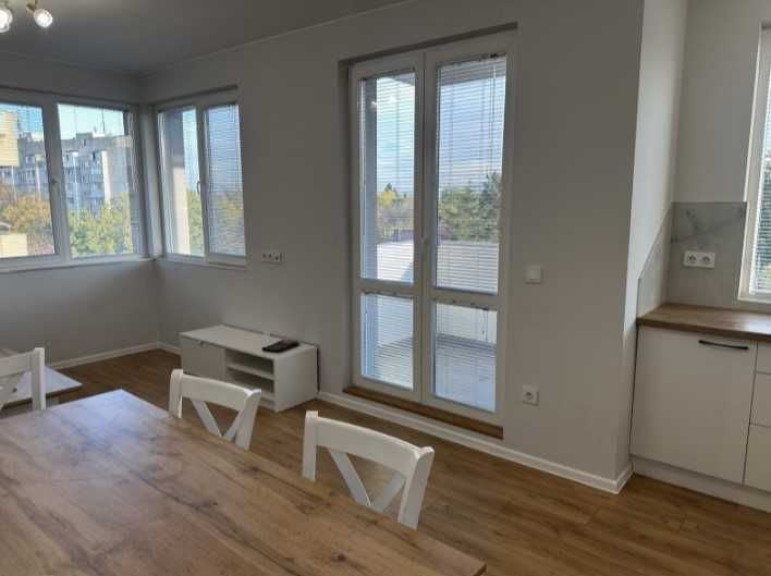 Дава се под наем Тристаен апартамент в София, Изток - 107 кв.м за 700 € - Снимка #2