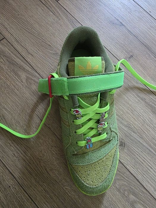Adidas form low Grinch
