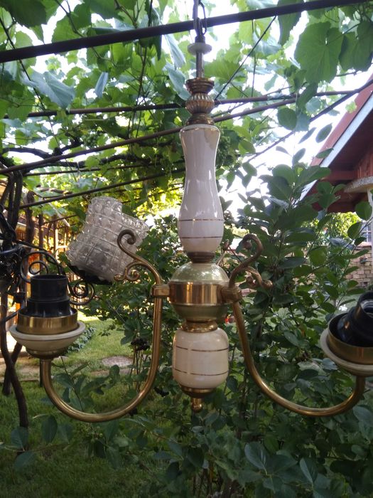 Полюлеи и Осветителни тела