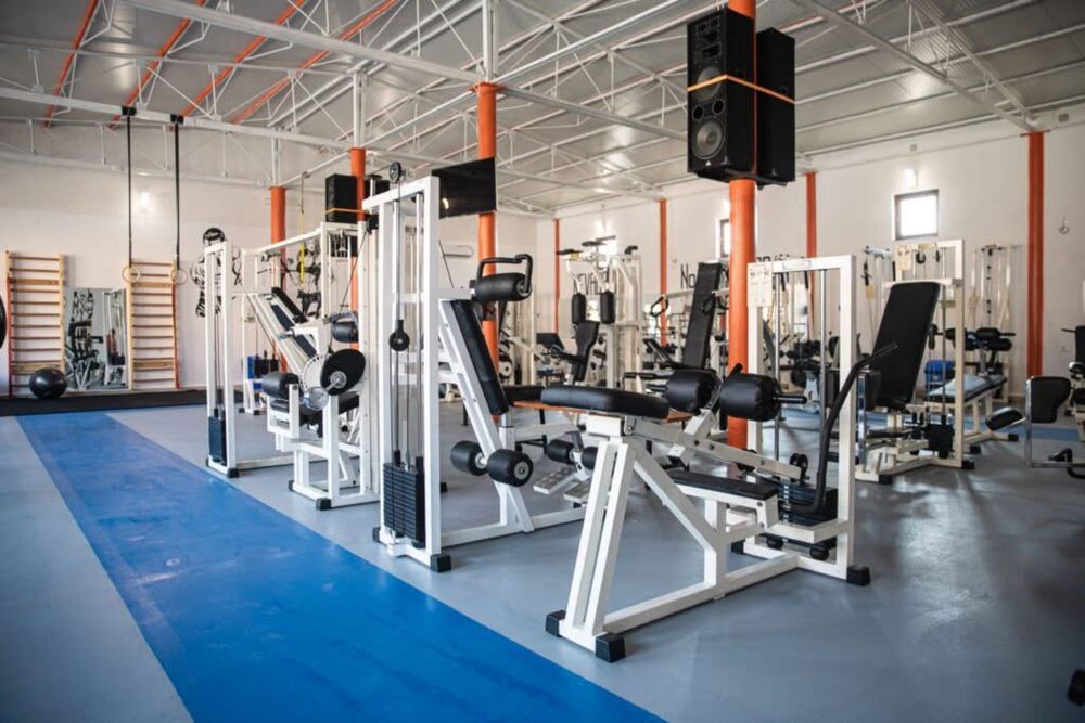 Vand aparate fitness pentru o sala completa