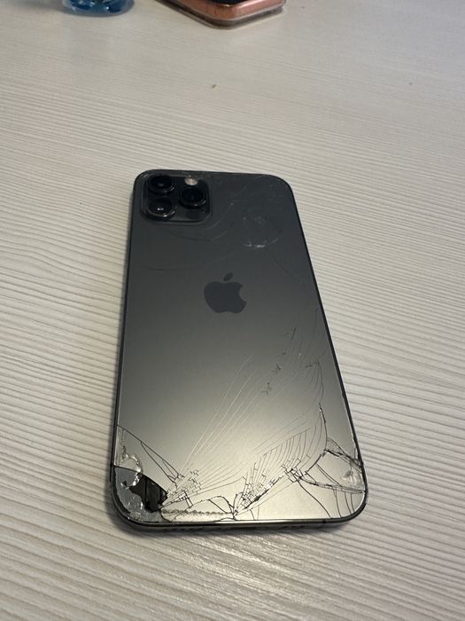 iPhone 12 Pro 128GB Graphite – Funcțional 100% / Spate spart