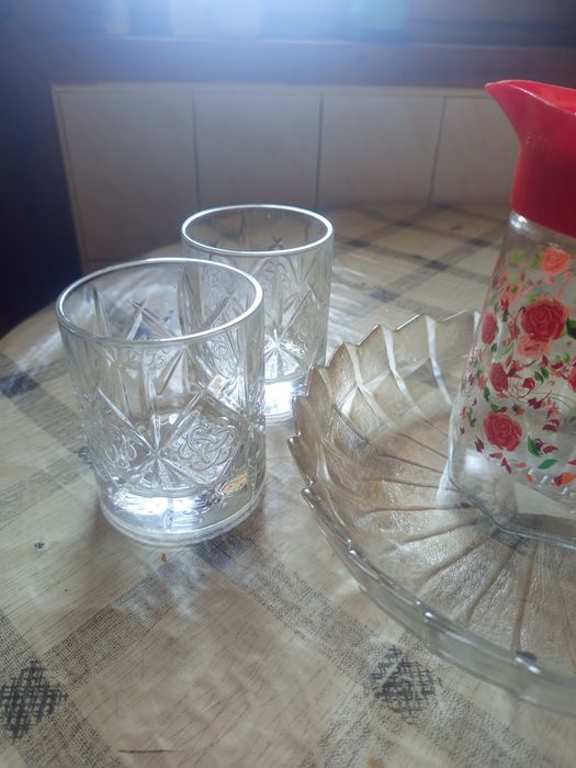 Чаши за уиски,подноси кана