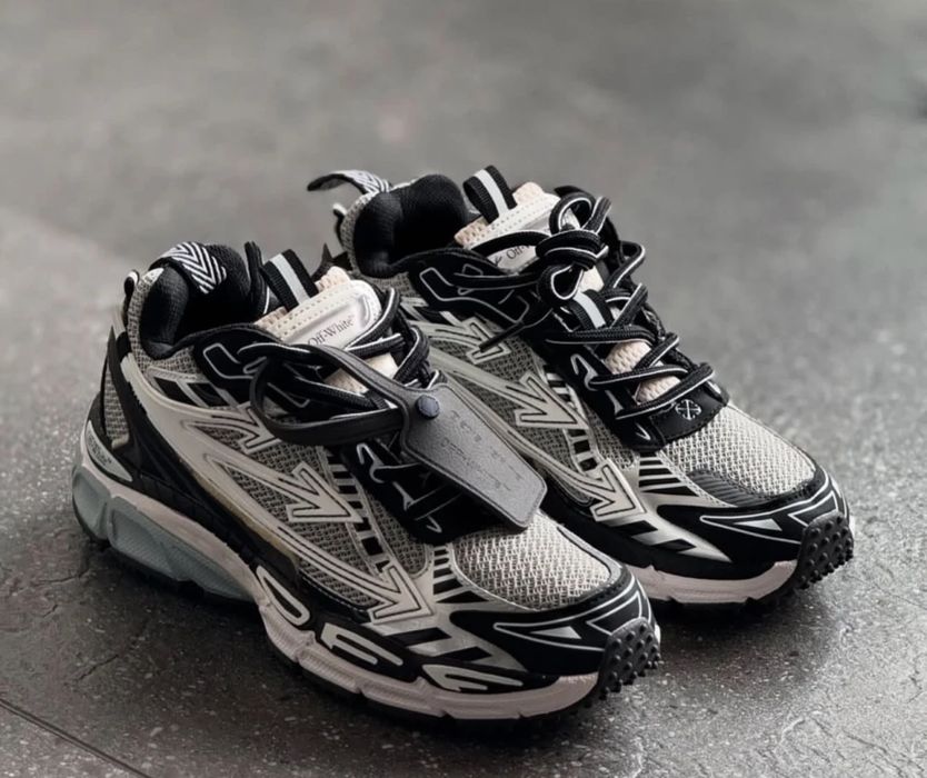 Off-White "Be Right Back&White