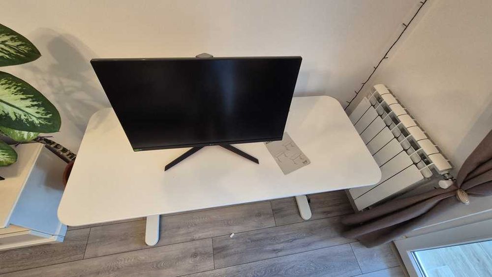 Birou IKEA BEKANT, stare foarte buna