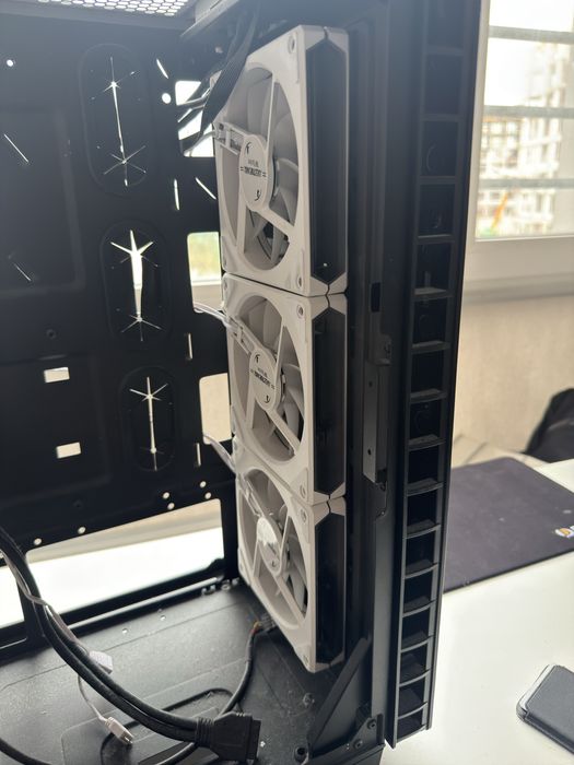 Продам корпус для пк corsair