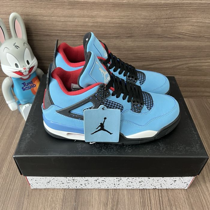 Jordan 4 Travis Scott