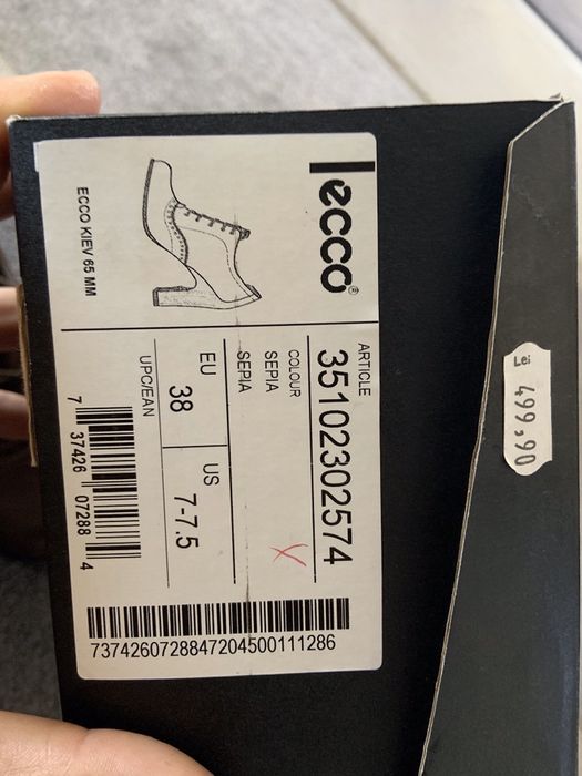 Botine ecco in perfecta stare , ca noi