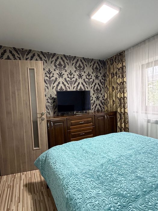 Titlu recomandat pentru OLX: Apartament 3 camere decomandat, 64 mp, Capăt 1, mobilat, mansardă, AC, 92.000 €