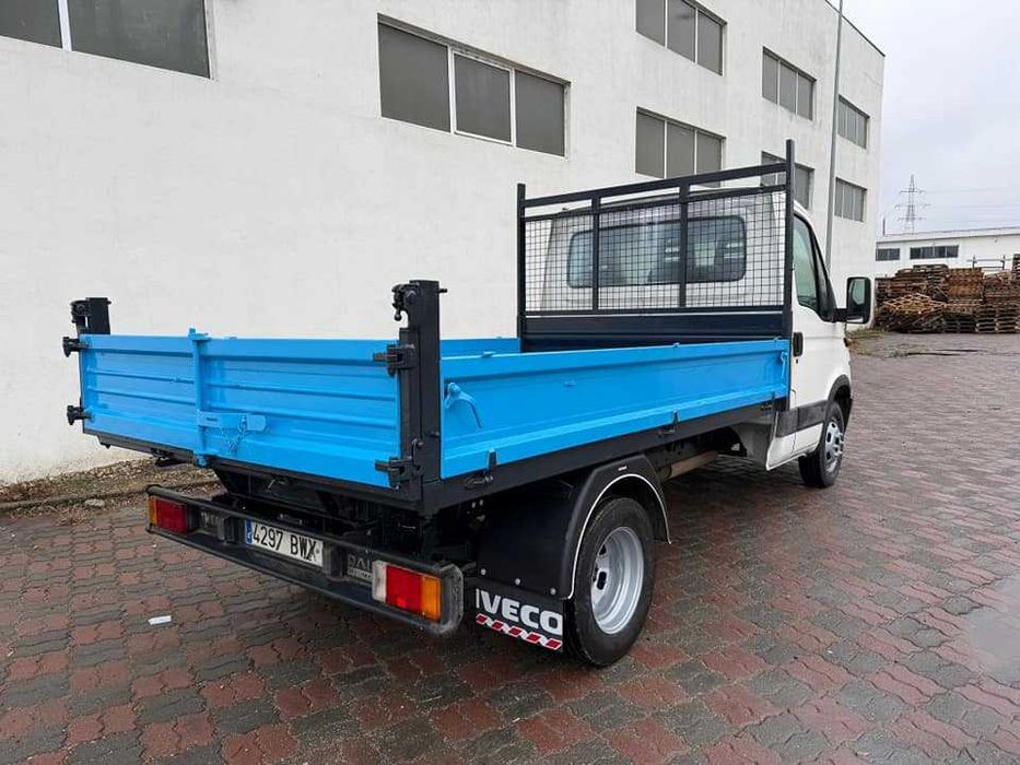 Iveco Daily 35c13 basculabil pe spate