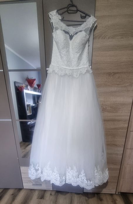 Vând rochiță noua