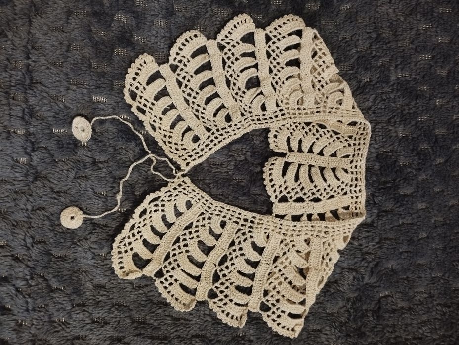 Якичка плетена на една кука