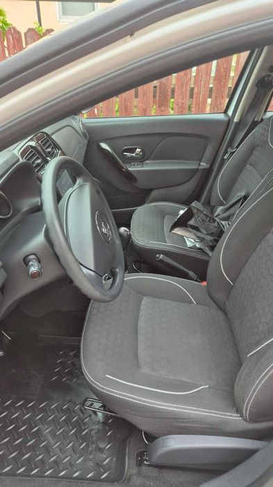 Auto dacia logan