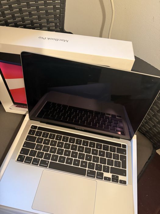 Macbook pro 2023 M2 256gb