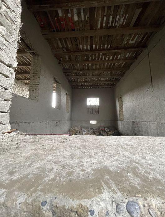 Срочно, ховли сотилади. Кармана