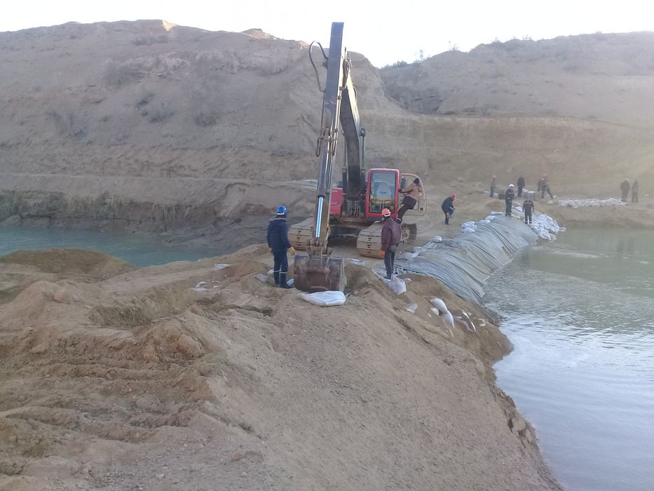 Ekskovator ijaraga beriladi malakalik mutaxassislar bilan birga